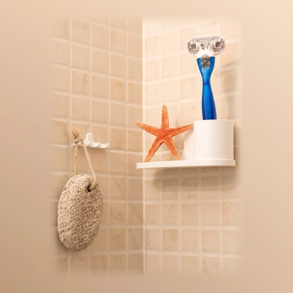 Estante y colgador para la ducha